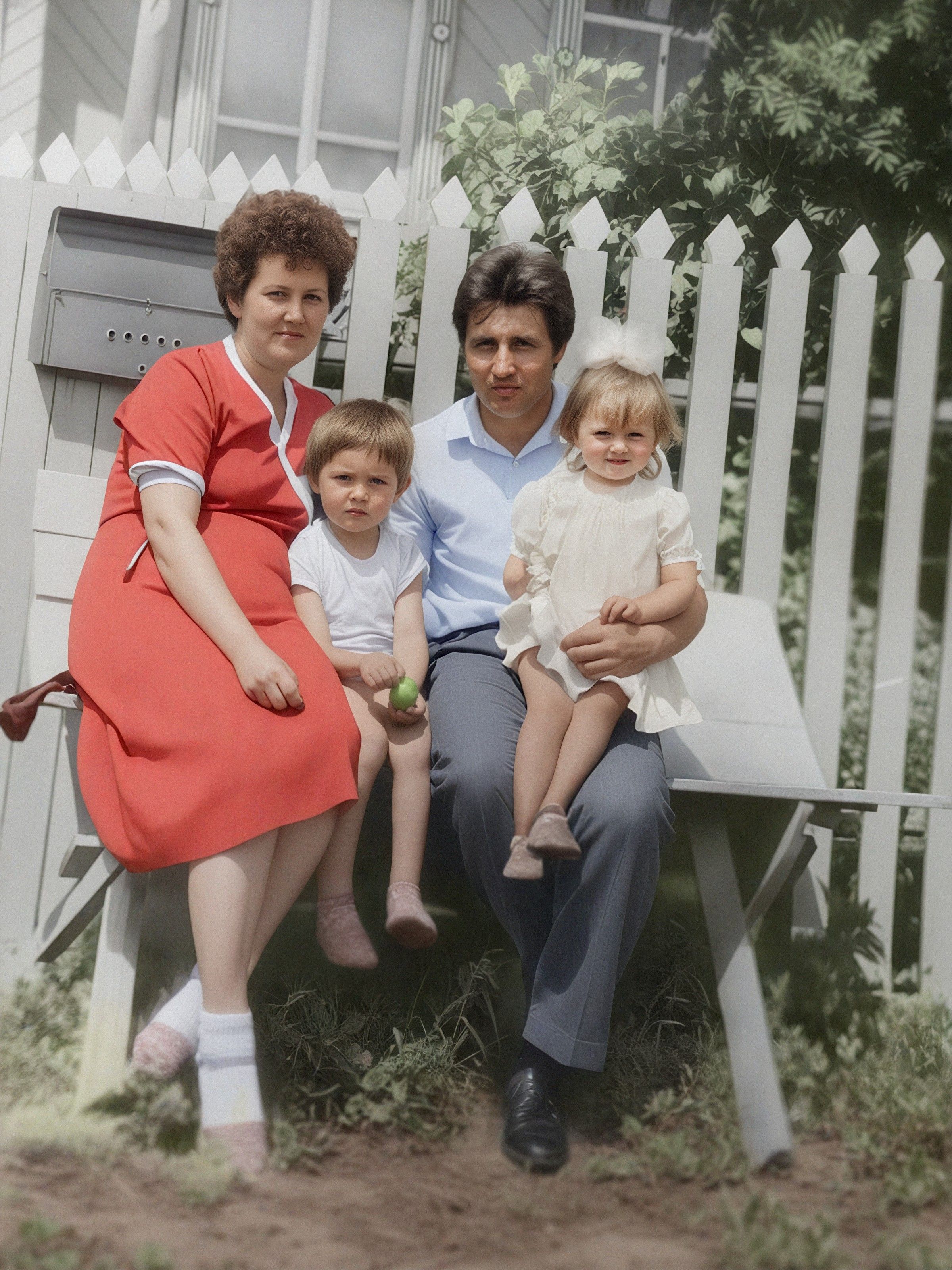 Солнечное Эхо: Воссозданный Семейный День