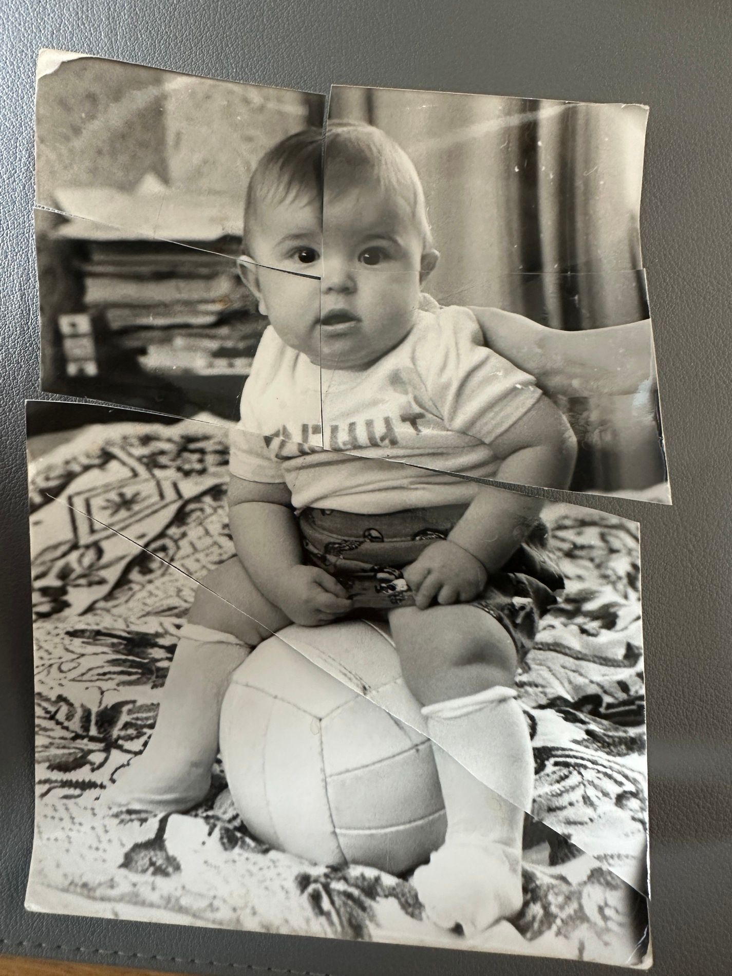 Склеенные Мгновения: Возвращение в Детство